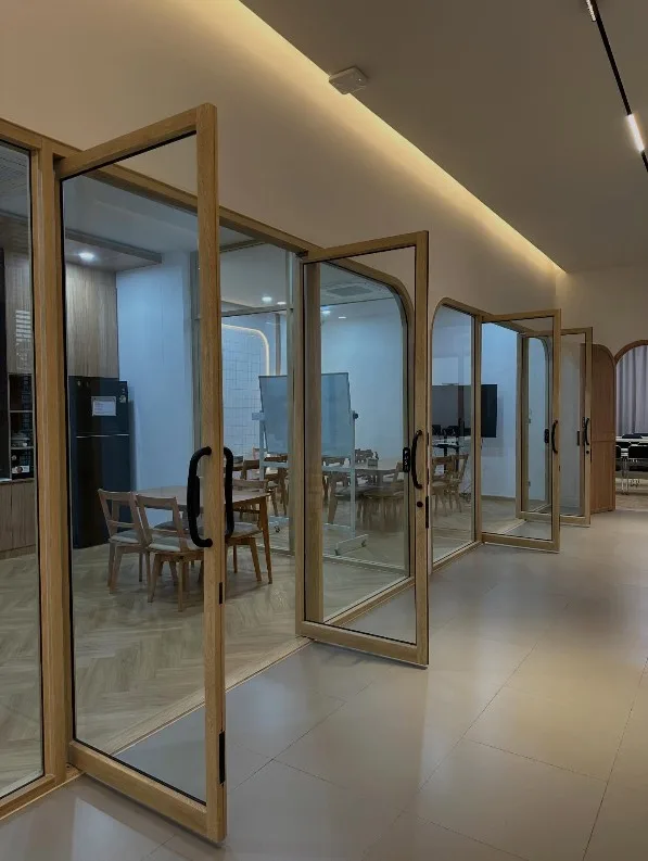 ห้องออฟฟิศส่วนตัวผนังกระจก Easy Space